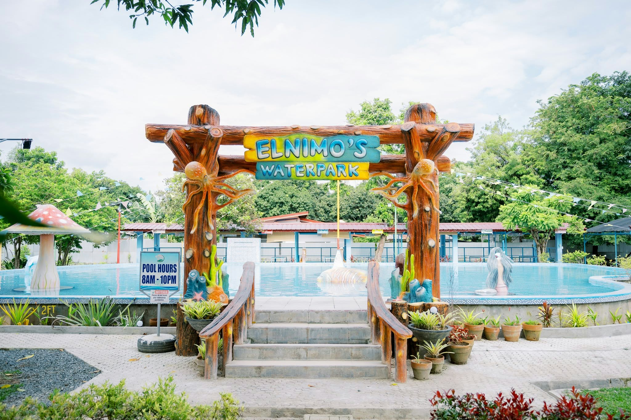 Elnimo's Waterpark gate and pool hours